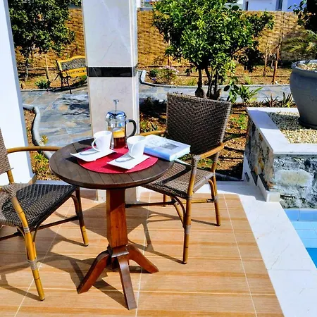Orchard Bloom With Pool And Jacuzzi *