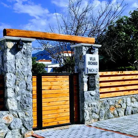Orchard Bloom With Pool And Jacuzzi Villa *